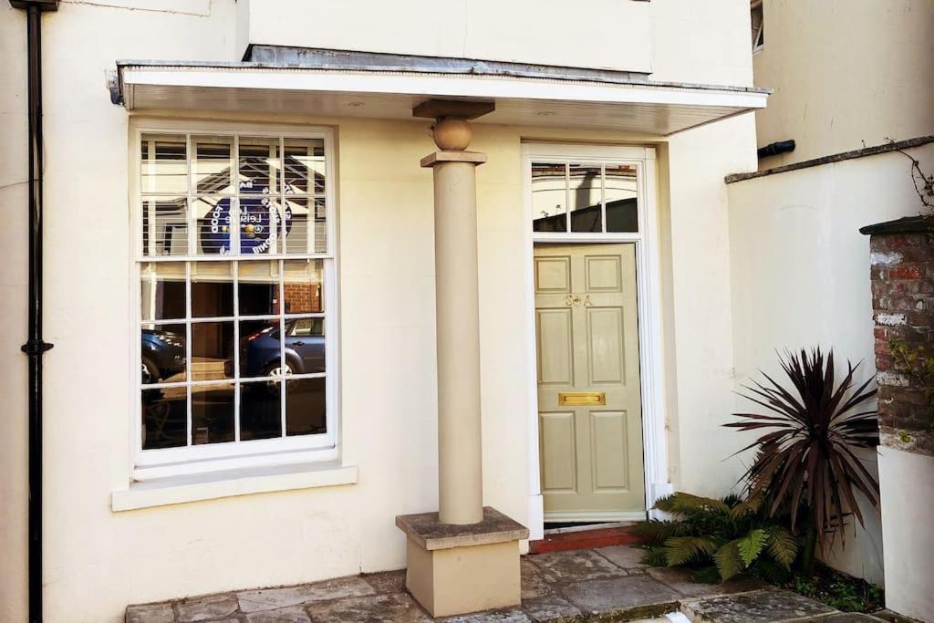 The Bolthole - Only Footsteps From The Beach. Weymouth Exterior foto